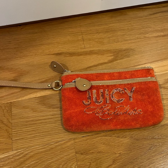 NWOT juicy couture terry cloth wristlet! - Picture 4 of 8